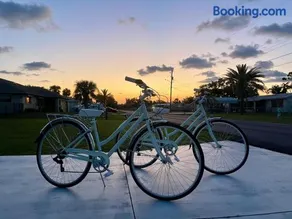Close To Beach! 3 Bedroom 2 Bath - Image 2
