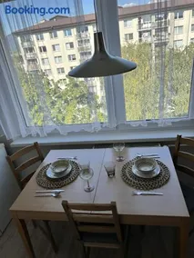 Tichý priestranný apartmán s parkovaním - Image 3