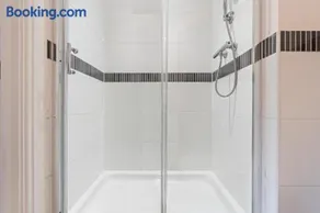 Cozy 2bed flat with free parking near Willen Lake in Milton Keynes - Image 2