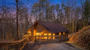 Crooked Lane Cabin - Image 1
