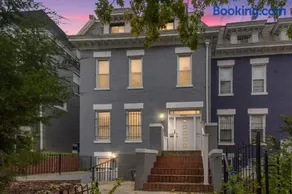 Luxury 3BR & Parking in Central DC - Steps to Metro - Image 4