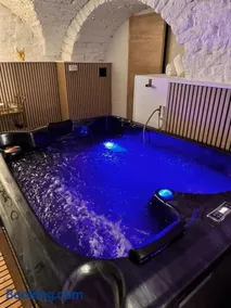 Jacuzzi des Voutes - Image 1