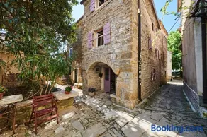 La Boutique - Image 1