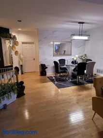 Metro Vancouver Guest House - Image 5