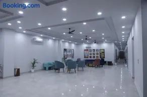 Crazzy Days Hotel I Sonipat - Image 5