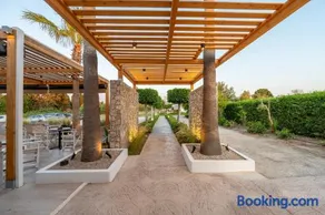 Cirillo Family Hotel-Christinas Studios - Image 4