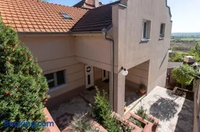 1-bedroom apartment near airport - Image 2
