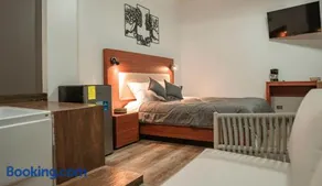 Hotel Sacha Golden - Image 3