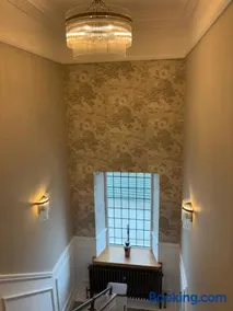 Rose Villa Cottage - Image 2
