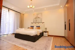 Yunia Luxury 1-Bed Apartment - Image 2