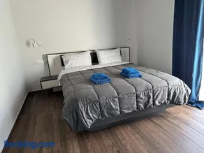 Windmill Apartments - Image 2
