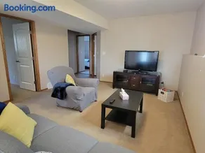 Quaint Lonsdale Suite - Image 1