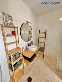 El Pez Newly renovated apartment in La Santa - Image 3