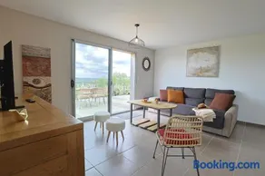 Accessible Villa with Panoramic Views - Image 1