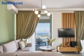 Luxurious Villa Aura Private Heated Pool & Jacuzzi - Image 1