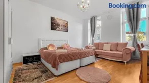 Adalbert Apartments - Image 1
