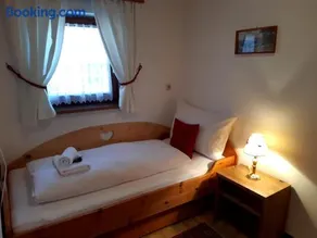 Haus Reason - Image 2