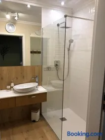 Aqua Apartments - Image 5