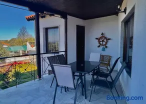 Thomis Sea View Home - Image 3