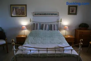 Olive Tree House - Image 3