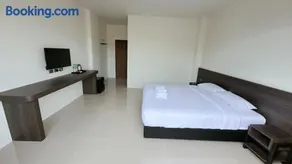 A House Thalang เอ เฮ้าส์ ถลาง - Image 2