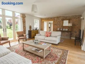Shakespeare Cottage - Image 5