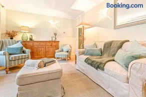 Hillside House - Image 2