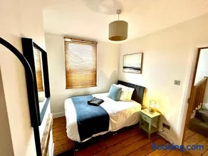 Nomi Homes - Okehampton Place - Exeter - Sleeps 7 - Image 5