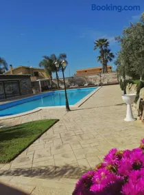 Country Villa - Image 2