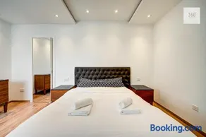Seafront 3BR Penthouse in Pieta with Private Terrace - Image 1