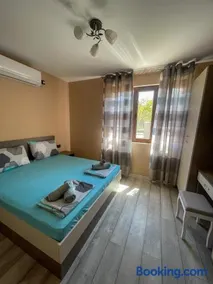 Александровата Къща - Aleksandar Guest House with Garden and Pool - Image 2