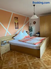 Apartamento apropiado para familias con jardín y barbacoa | Vistas a la montaña - Image 4