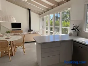 Seaview Treehouse - three minute walk to the beach - Image 3