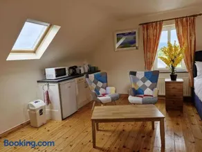 Villa Rose - Sleeps 2 & Stunning Seaside Views - Image 4
