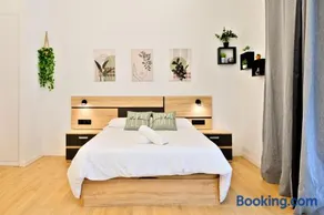Pingüino - Entire Apt - Near Beach and Stadium by Río Turia Apartments - Image 1