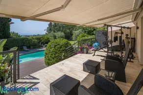 3 Bedrooms Apartment Villa with Private Garden and Pool - Image 2