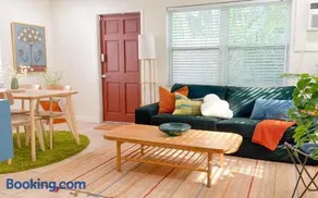 Cozy Garden Bungalow - Pets/Parking/Beach - Image 1