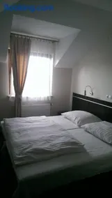 Hotel E7 - Image 4