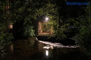 La chapelle moulin traversée par l'eau jacuzzi piscine classé 5 étoiles - Image 1