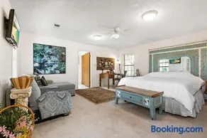 Amazing Grace Luxurious Ranch entire private duplex pet & smoking friendly - Image 2