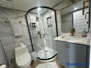 Private Room #1 in Shared 5BR House with Other Guests - Image 2