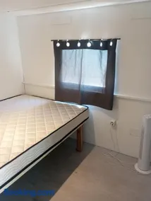 Mobil Home avec piscine sur terrain privé de 1500 m2 - Image 2
