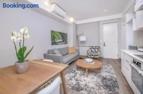 The Regency Cosy Apartment- 419 - Image 1