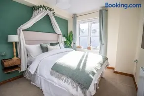 5 Star Luxury Apartment in the Heart of Galway City - Image 1