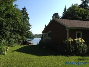 Lakeside Cottage - Image 1