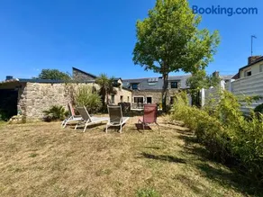 Riantec- Ti Gwenvael - Grande Maison avec Baby Foot et Terrain Clos - Image 3