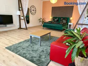 Akram Appartement VII - Ruhepunkt am Puls der Stadt - Image 1