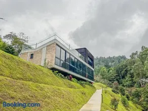 Majestic Heights: A Signature Luxury Stay - Image 3