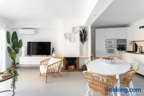 Luxe 6 pers strand app met zeezicht en zwembad Arenal Beach - Image 2