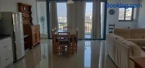 Comfortable vacation home with great views - Image 2